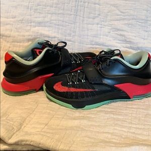Nike (KD7 Good Apples) WORN ONCE!!!